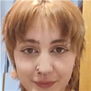 Soy un estudiante que tiene experiencia en voluntariados ayudando a niños con sus tareas.